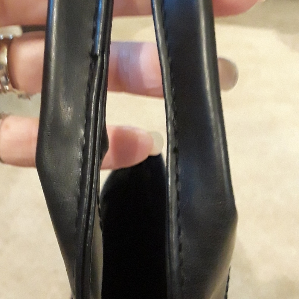 NWOT Calvin Klein Tote/Wristlet Set - Picture 6 of 8